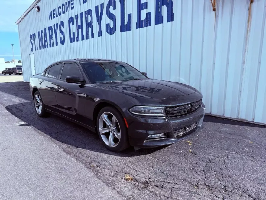 2015 Dodge Charger SXT photo 1