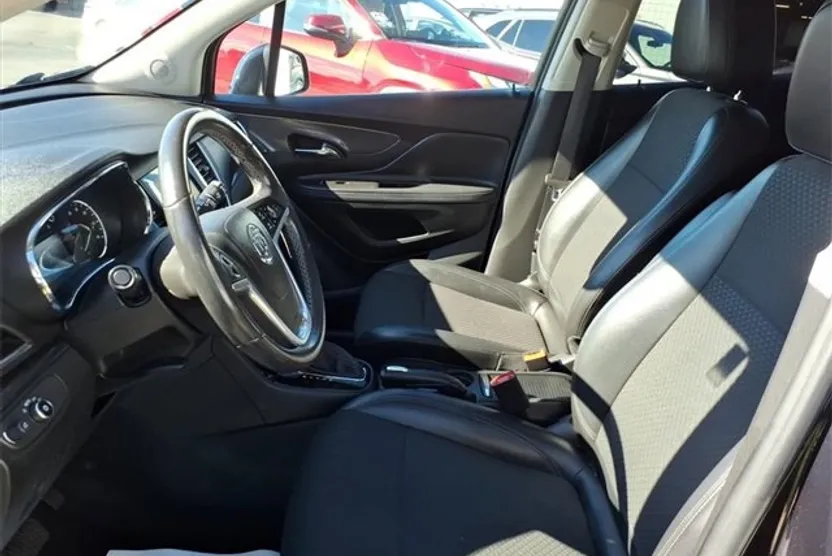 2022 Buick Encore Preferred photo 1