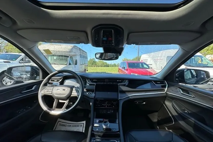 2023 Jeep Cherokee 4xe photo 1