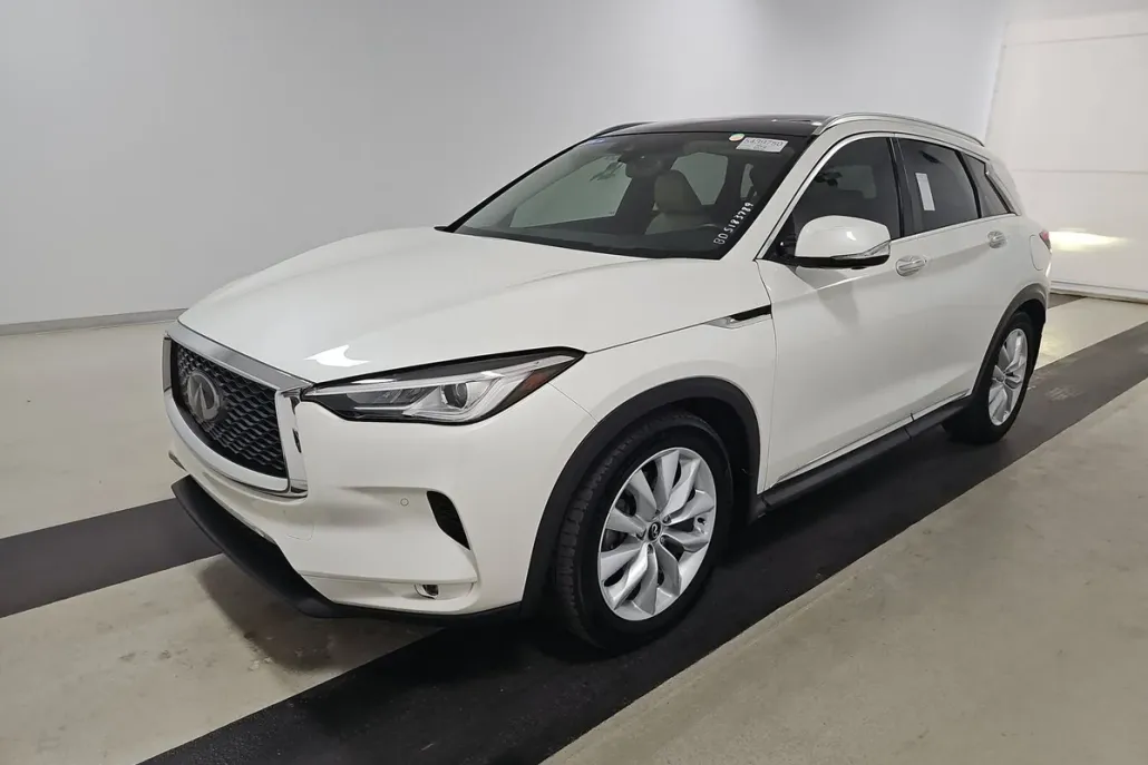 2019 Infiniti QX50 Essential photo 1