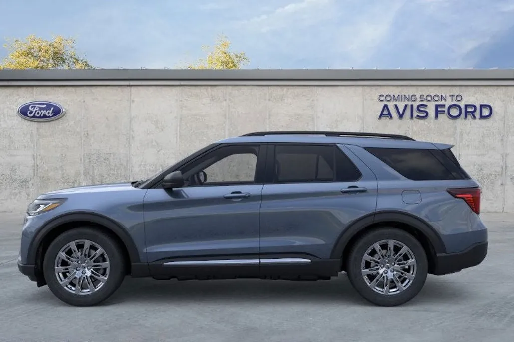 2025 Ford Explorer photo 1