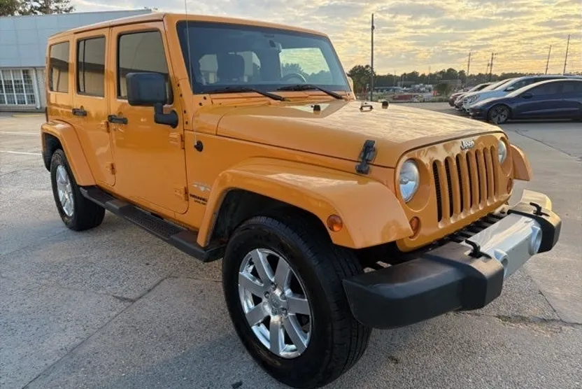 2013 Jeep Wrangler Unlimited Sahara photo 1