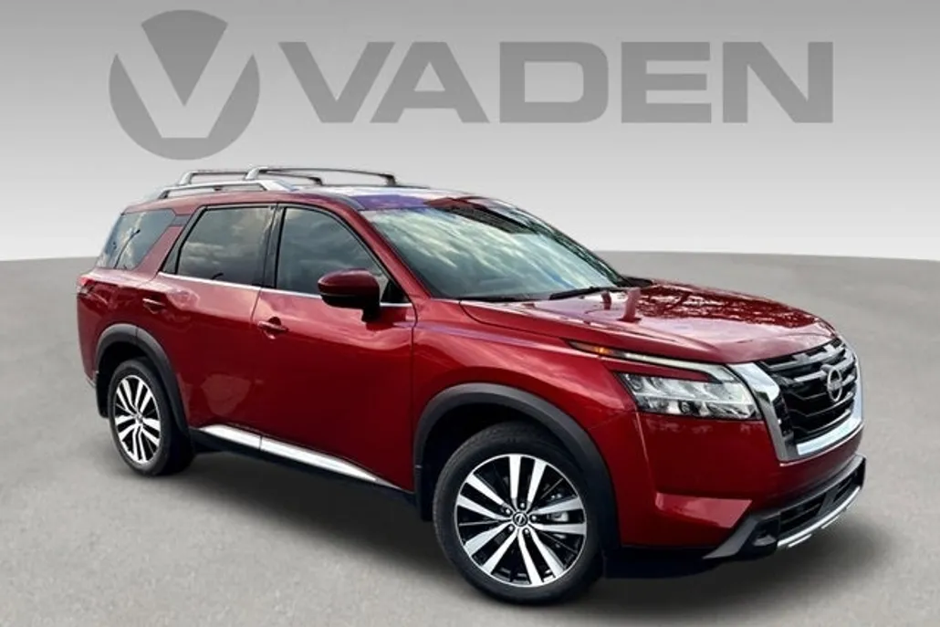 2024 Nissan Pathfinder Platinum photo 1