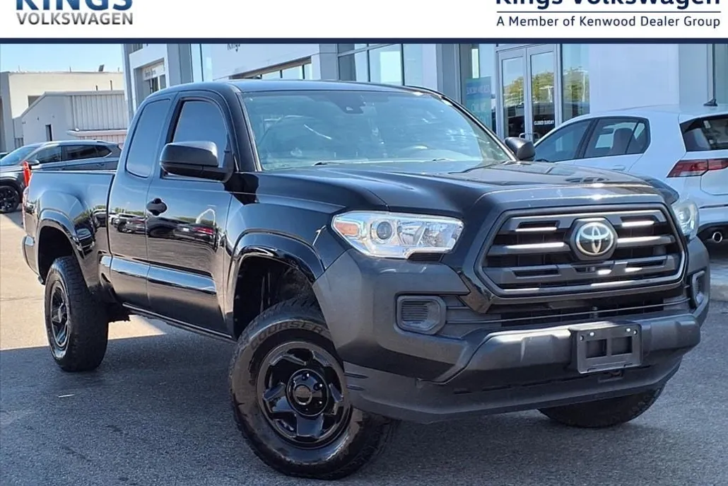 2019 Toyota Tacoma SR photo 1