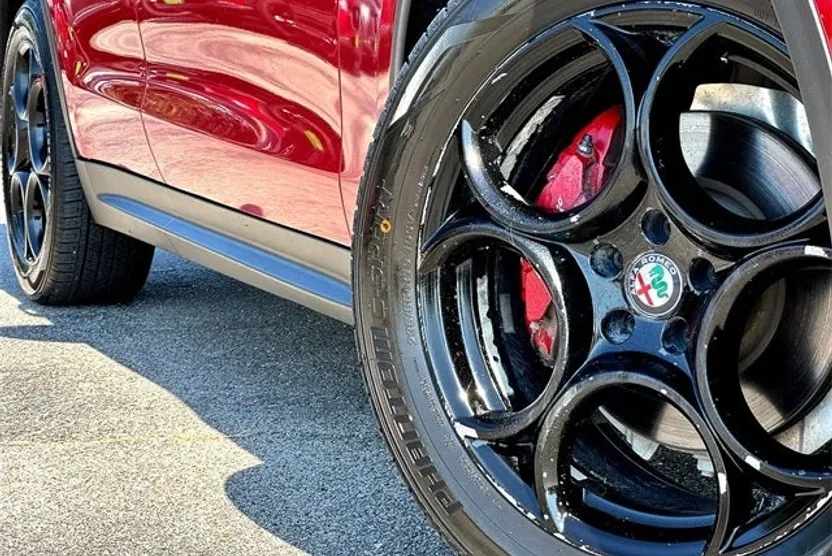 2018 Alfa Romeo Stelvio Base photo 1