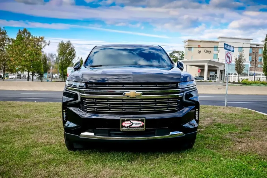 2023 Chevrolet Suburban Premier photo 1