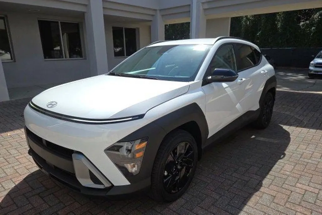 2026 Hyundai Kona SEL photo 1