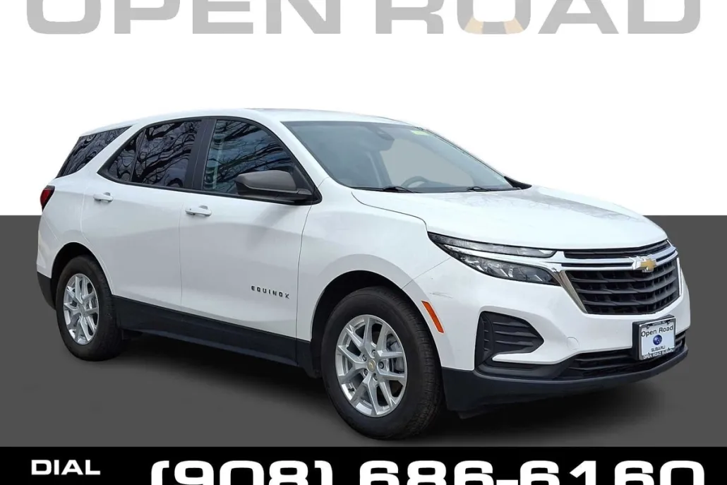 2022 Chevrolet Equinox LS photo 1