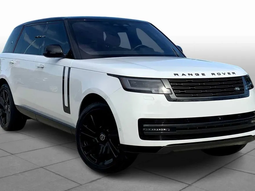 2023 Land Rover Range Rover SE photo 1