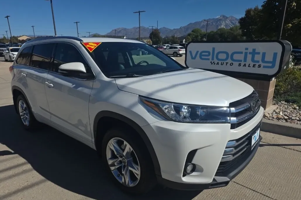 2018 Toyota Highlander Limited Platinum photo 1