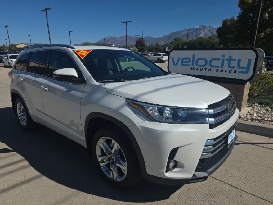 2018 Toyota Highlander Limited Platinum photo 1