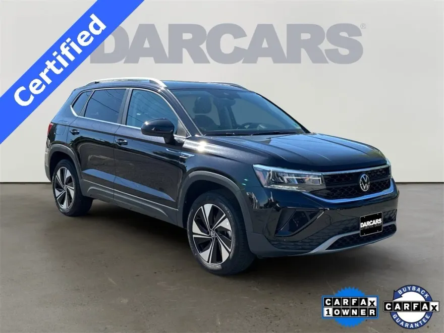 2024 Volkswagen Taos SE photo 1