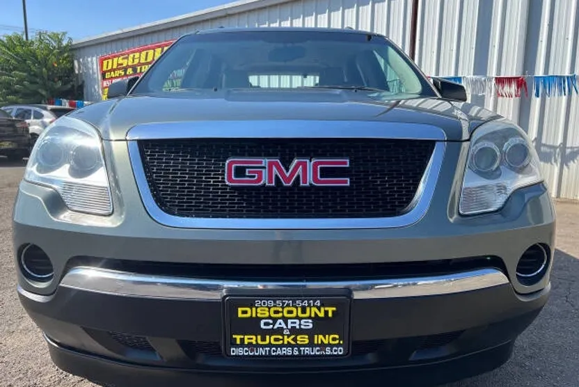 2010 Gmc Acadia SL photo 1