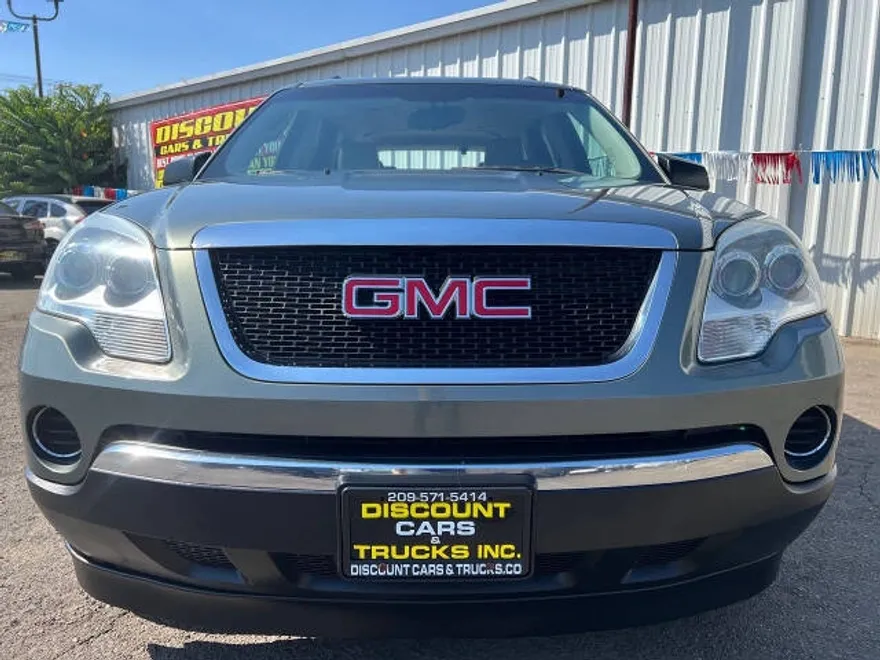 2010 Gmc Acadia SL photo 1