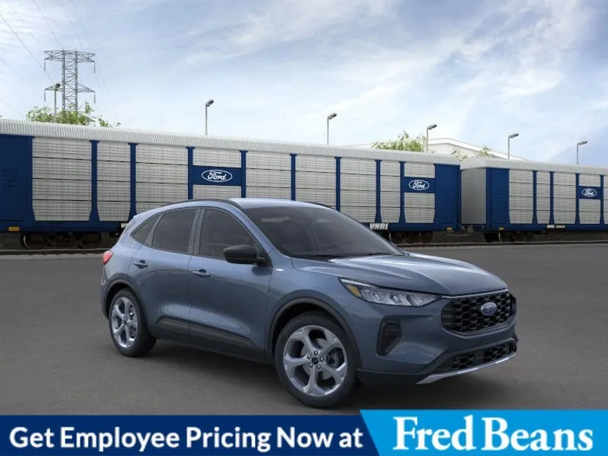 2025 Ford Escape ST-Line photo 1