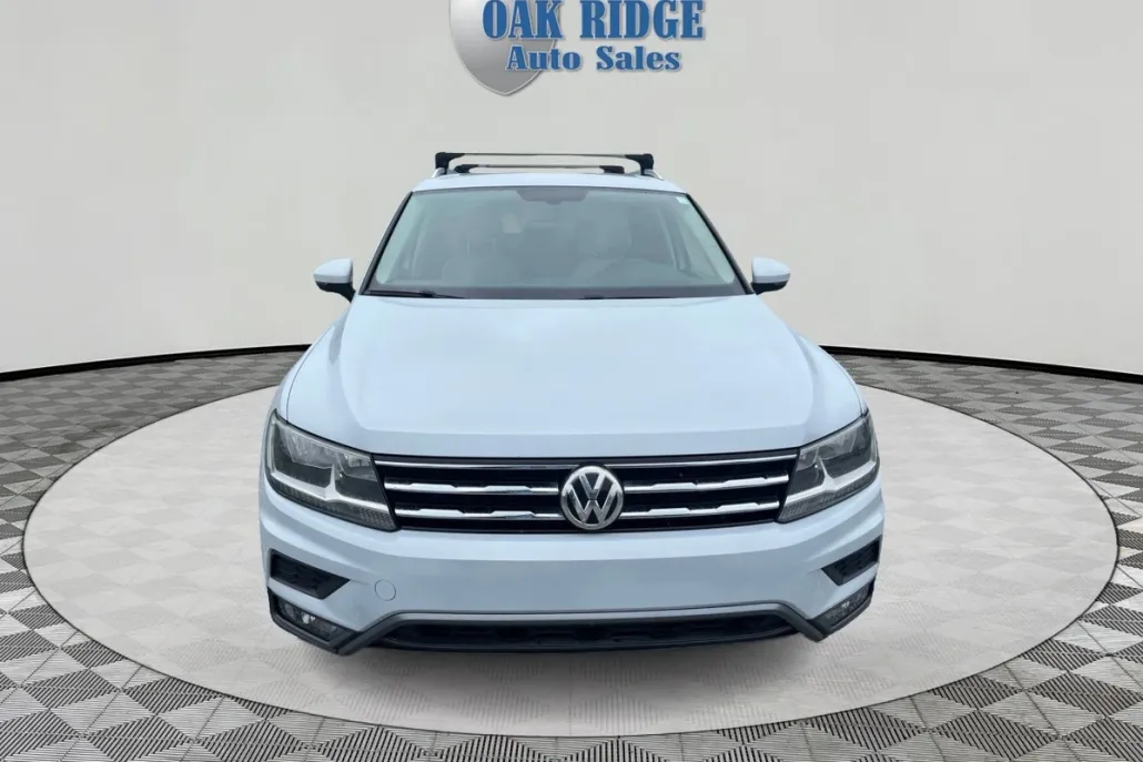 2018 Volkswagen Tiguan SEL photo 1