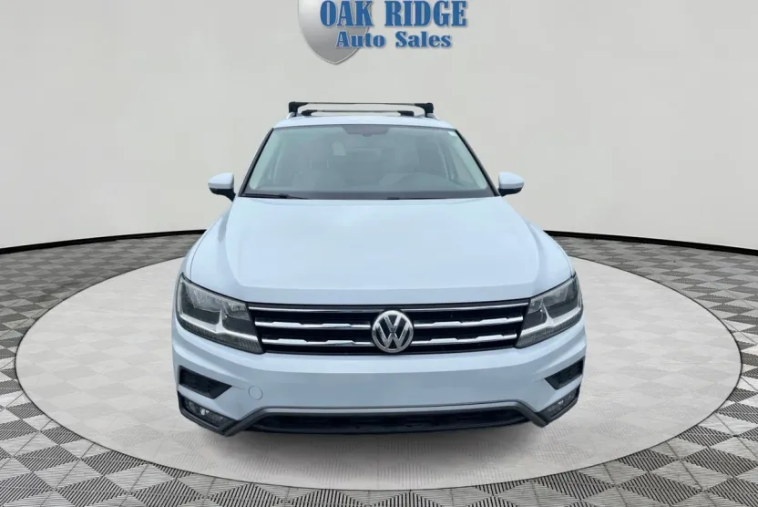 2018 Volkswagen Tiguan SEL photo 1