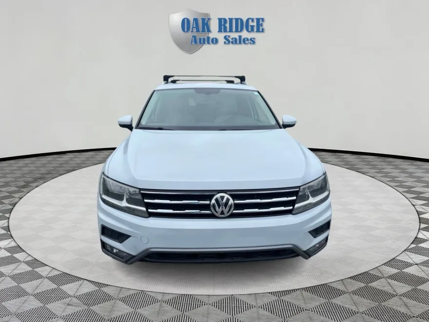 2018 Volkswagen Tiguan SEL photo 1