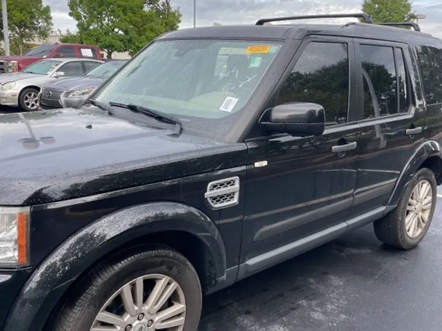 2010 Land Rover LR4 HSE photo 1