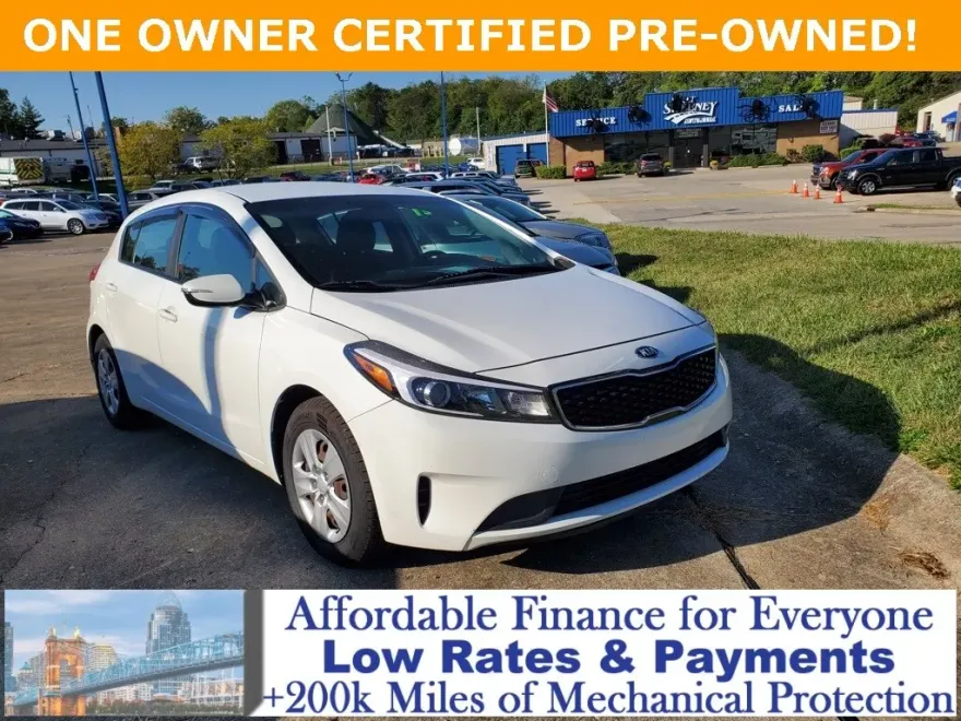 2017 Kia Forte LX photo 1