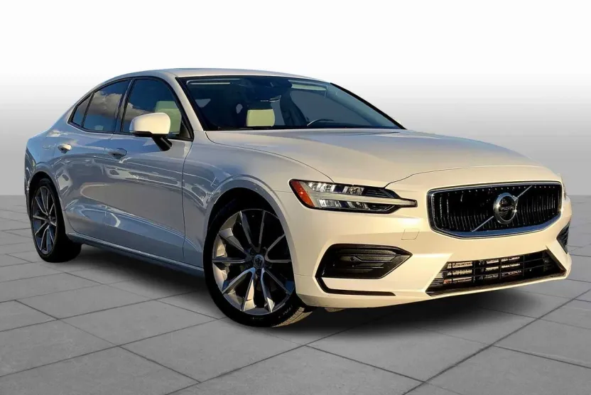 2019 Volvo S60 Momentum photo 1