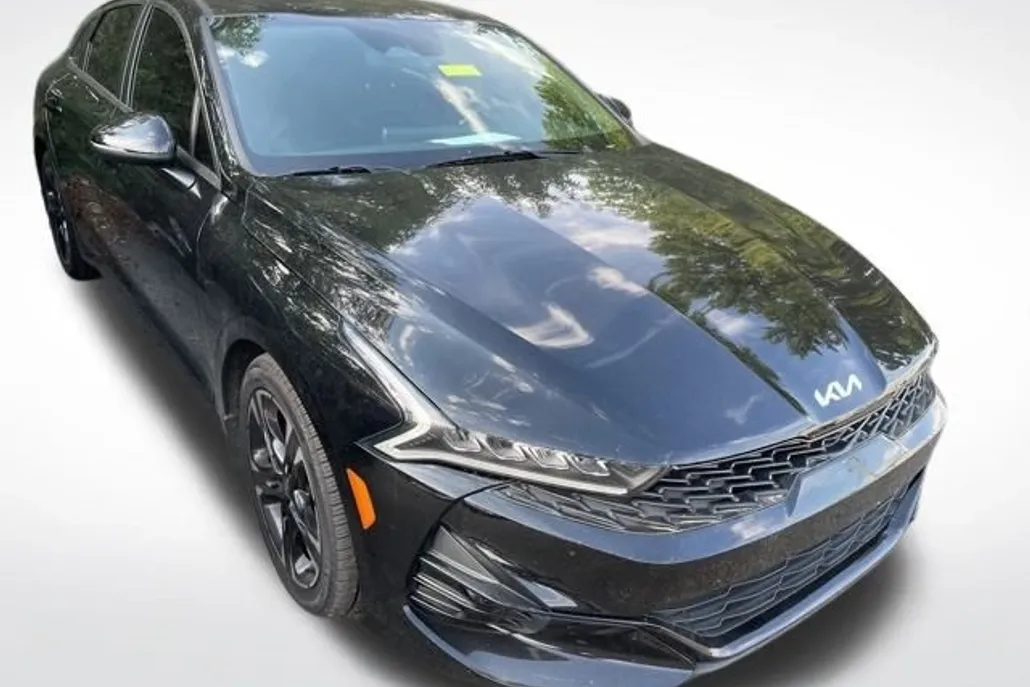 2022 Kia K5 GT-Line photo 1