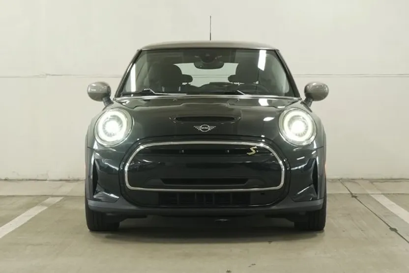 2024 Mini Cooper SE Signature photo 1