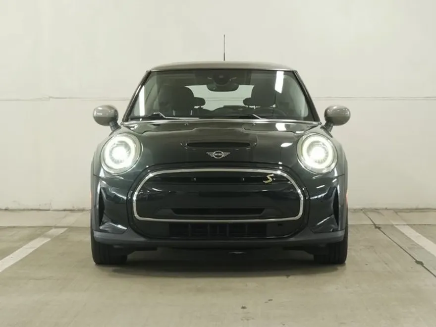 2024 Mini Cooper SE Signature photo 1