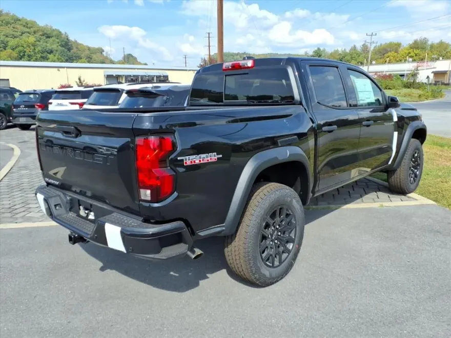 2026 Chevrolet Colorado Trail Boss photo 1