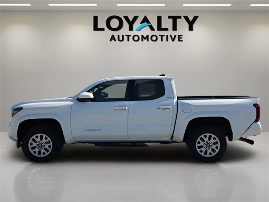 2024 Toyota Tacoma SR5 photo 1