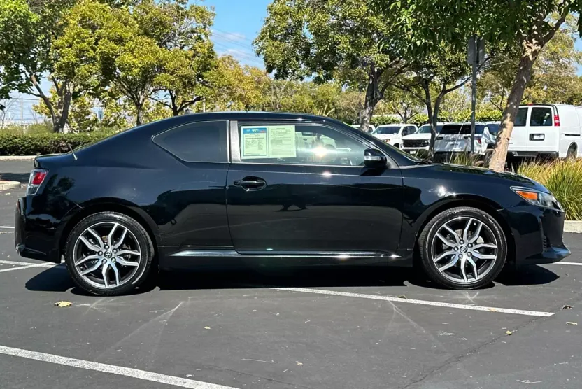 2015 Scion tC Base photo 1