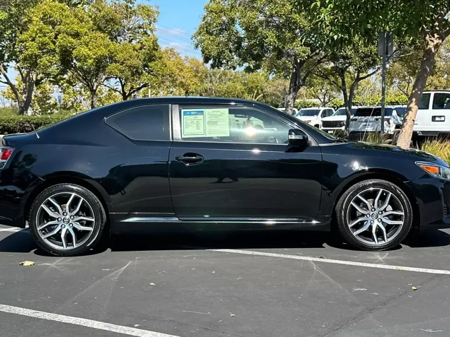 2015 Scion tC Base photo 1