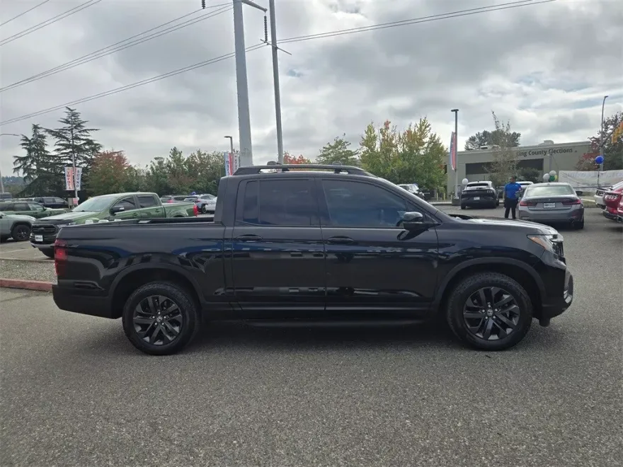 2021 Honda Ridgeline Sport photo 1
