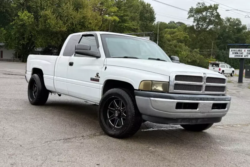 2001 Dodge Ram ST photo 1