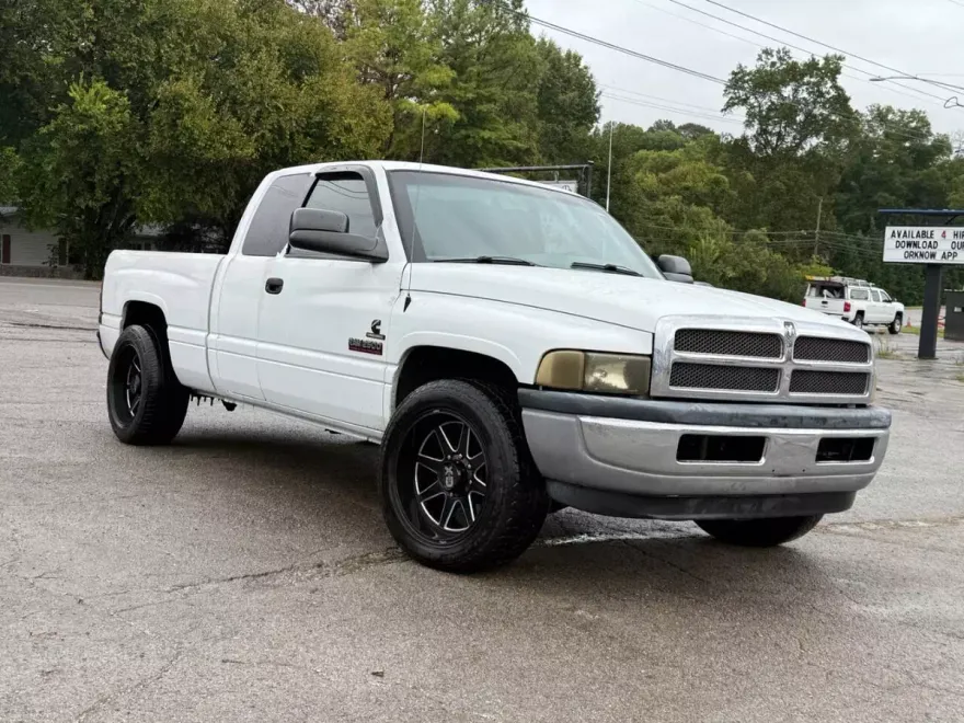 2001 Dodge Ram ST photo 1