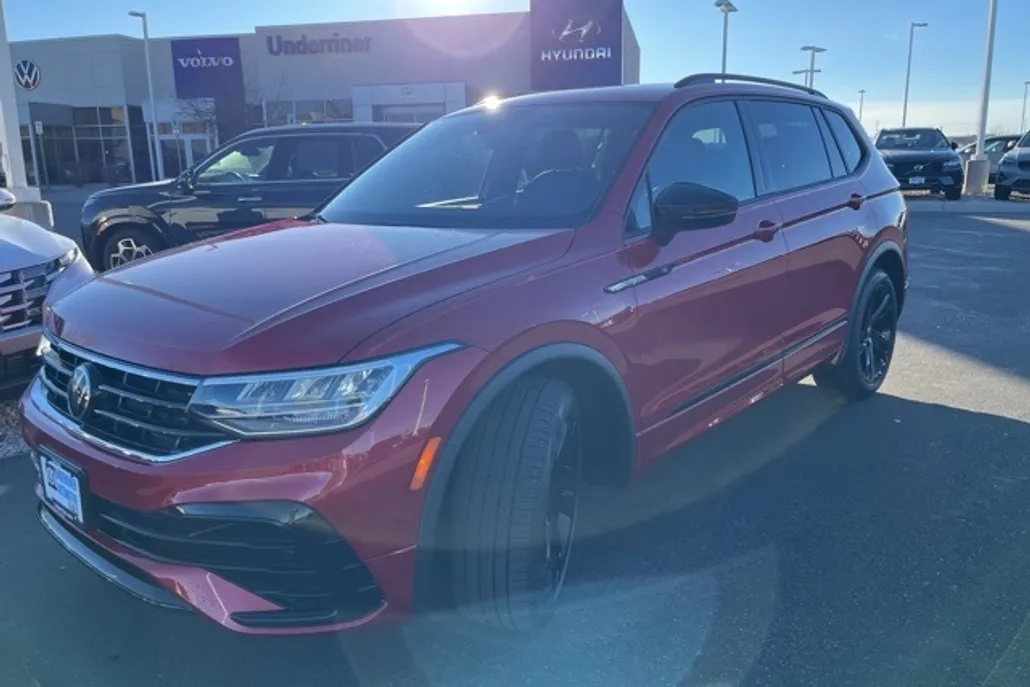 2024 Volkswagen Tiguan SE R-Line Black photo 1