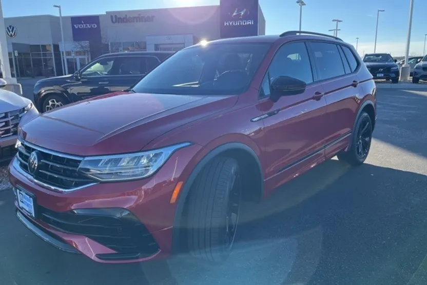 2024 Volkswagen Tiguan SE R-Line Black photo 1