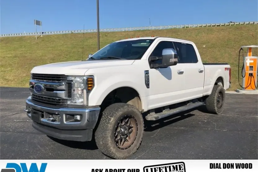 2018 Ford F-250 Lariat photo 1