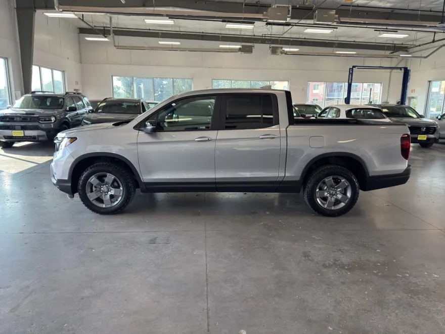 2025 Honda Ridgeline TrailSport photo 1