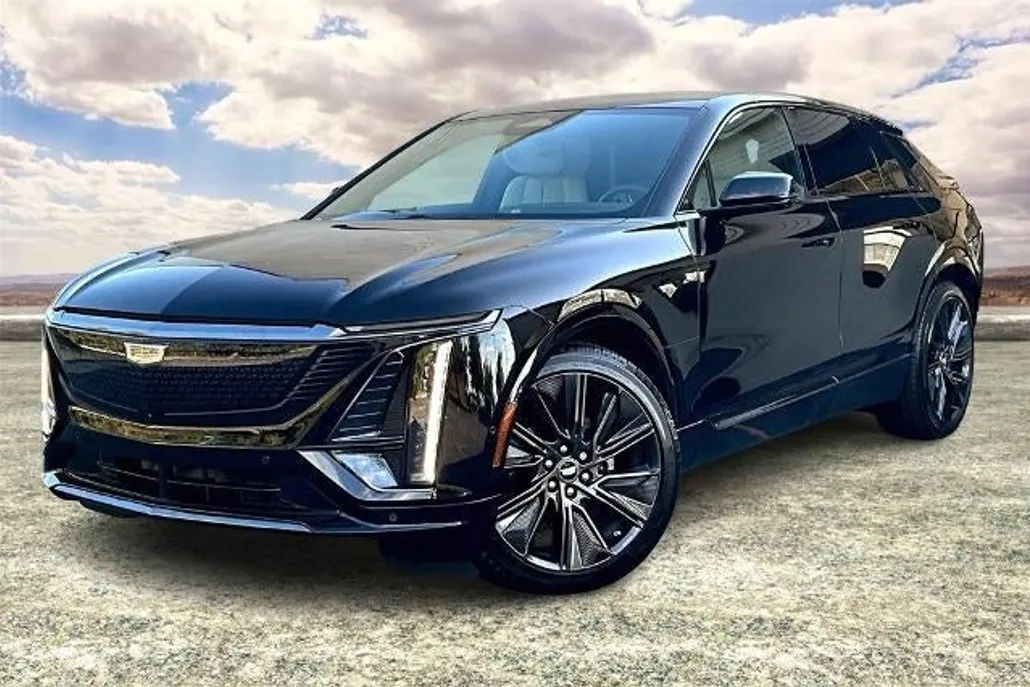 2025 Cadillac Lyriq Sport photo 1