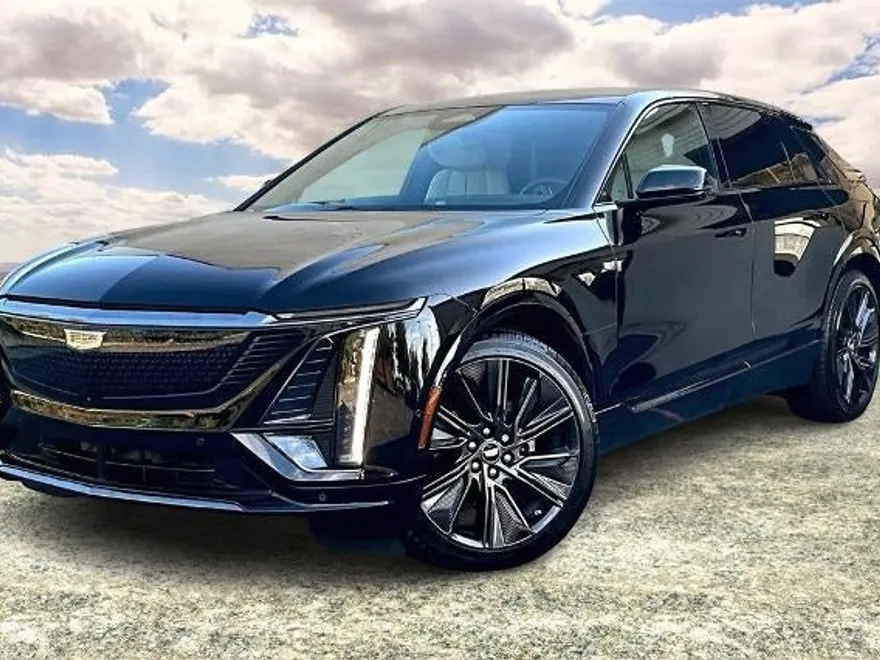 2025 Cadillac Lyriq Sport photo 1