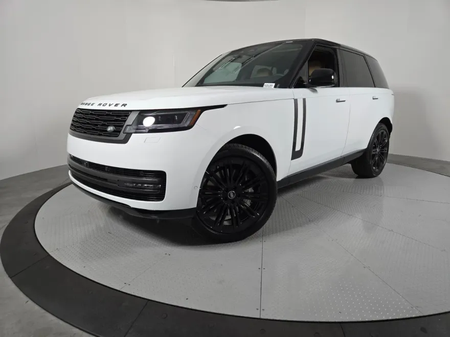 2025 Land Rover Range Rover SE photo 1