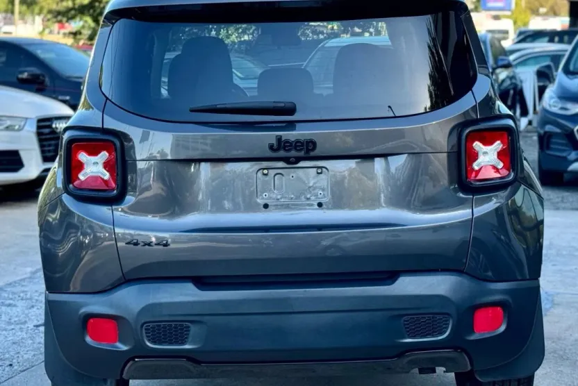 2017 Jeep Renegade Altitude Sport photo 1