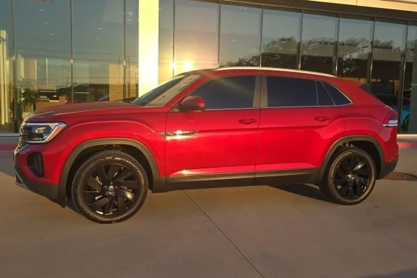 2024 Volkswagen Atlas Cross Sport SE Technology photo 1