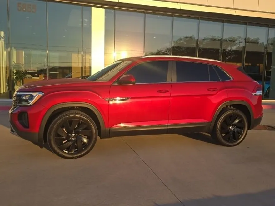 2024 Volkswagen Atlas Cross Sport SE Technology photo 1