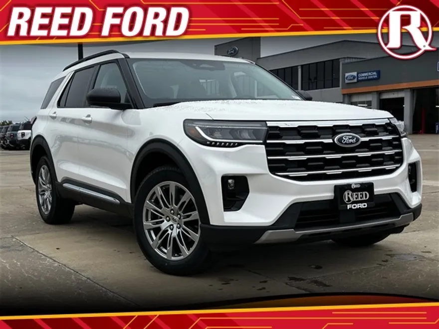 2025 Ford Explorer photo 1