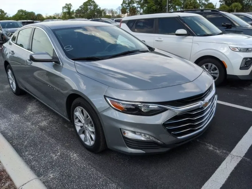 2024 Chevrolet Malibu 1LT photo 1