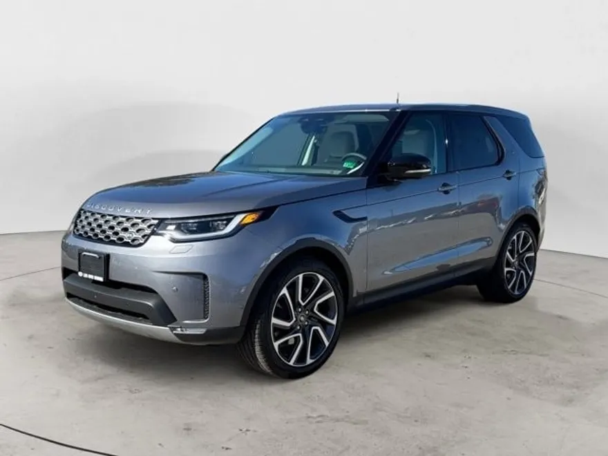 2025 Land Rover Discovery S photo 1