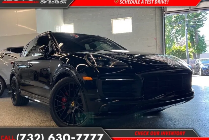 2021 Porsche Cayenne GTS photo 1