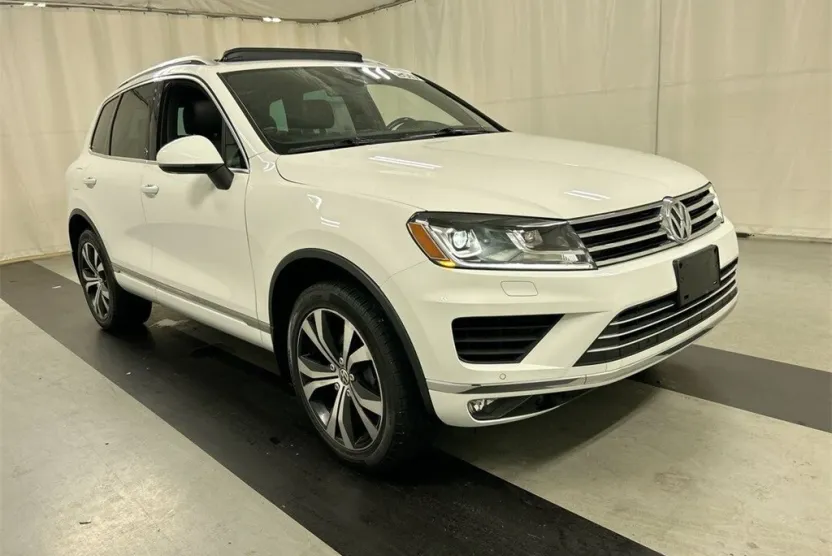 2017 Volkswagen Touareg V6 Wolfsburg Edition photo 1
